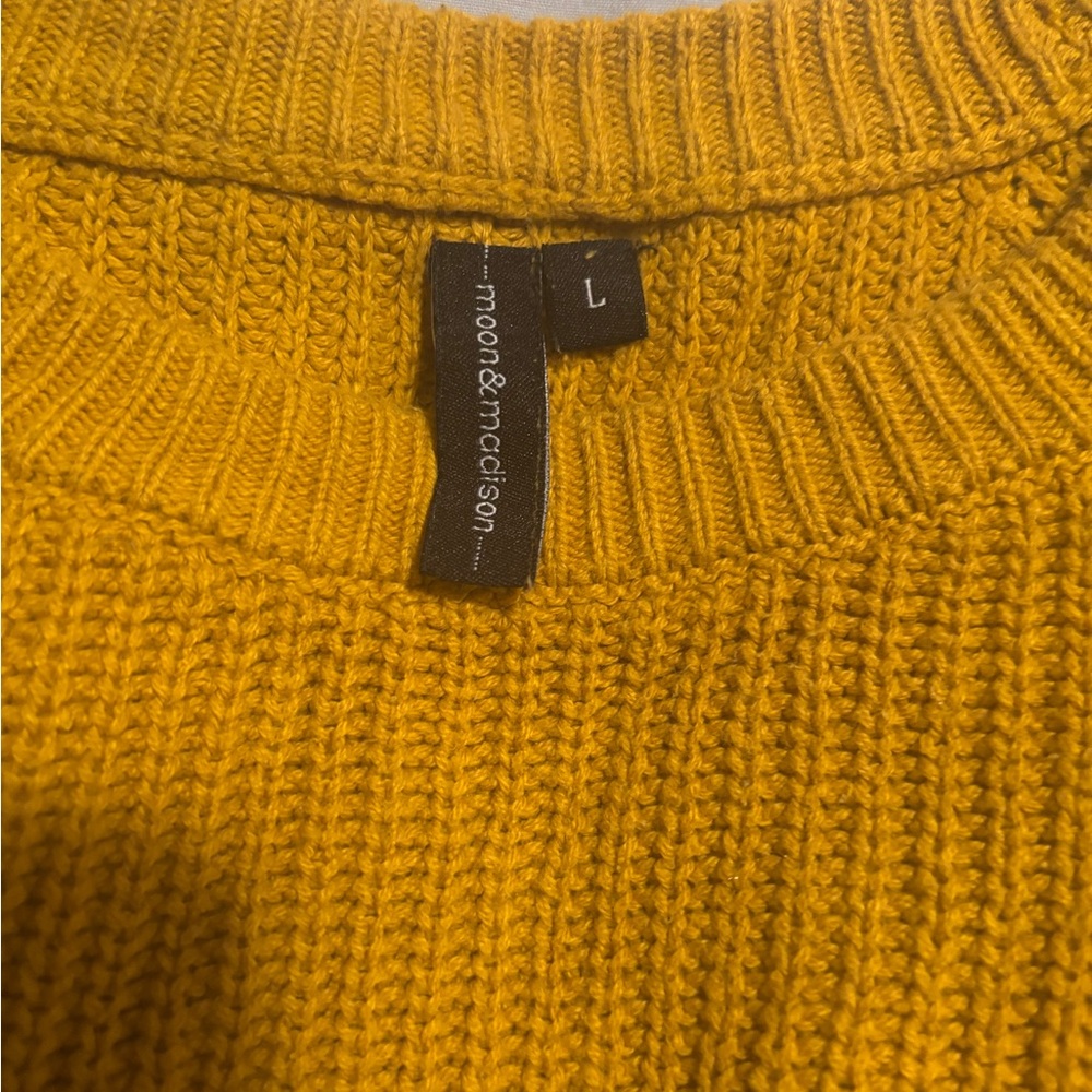 Moon & Madison Women's Yellow Knit Top